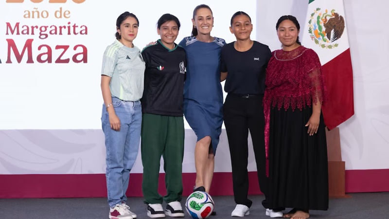“El futbol también lo pueden jugar mujeres”: Sheinbaum pide a equipos promover inclusión en canteras