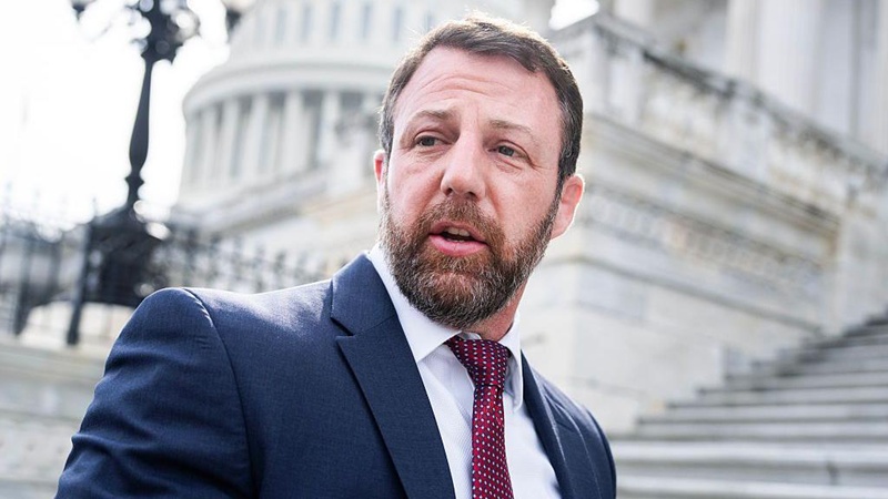 Markwayne Mullin llega a México tras acusaciones contra funcionarios de Sinaloa