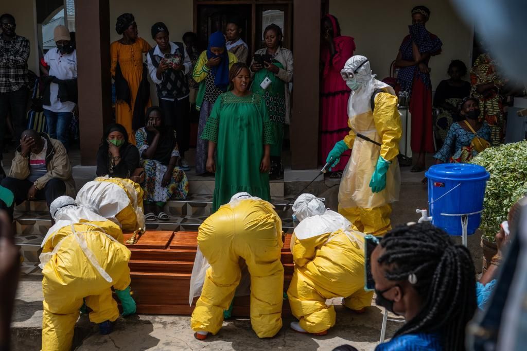 OMS alerta por 220 muertes sospechosas de ébola en Congo
