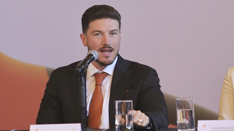 Denuncian a Samuel García ante FGR por presunta triangulación de 140 millones