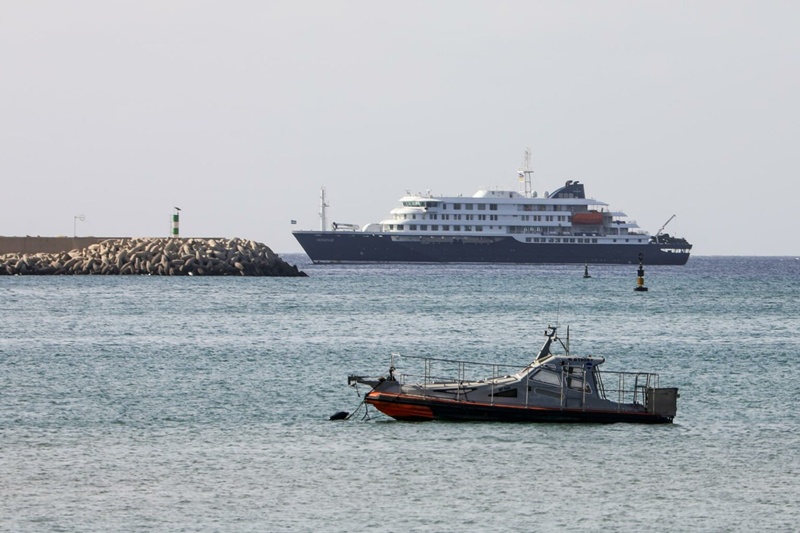 Evacúan enfermos por hantavirus en crucero frente a Cabo Verde