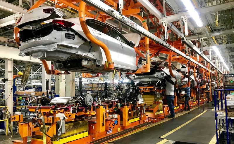 EE.UU. exige 50% de componentes nacionales en autos para mantener aranceles bajos