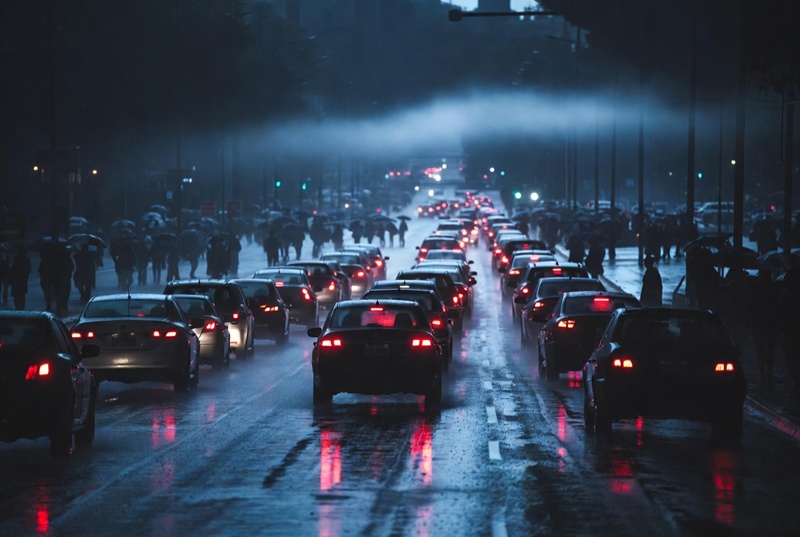 Movilizaciones civiles y lluvias colapsan movilidad y transporte en la CDMX