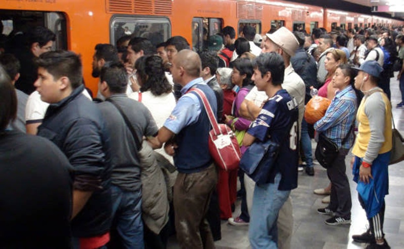 Movilidad CDMX: Lluvias y marchas saturan vialidades y retrasan el Metro