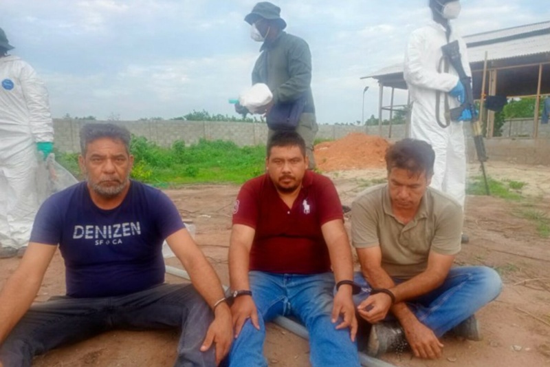 Detienen a tres mexicanos tras desmantelar red de metanfetamina en Nigeria