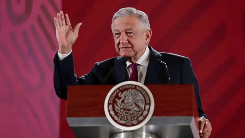 Morena exige disculpa pública a El Universal por difamación a López Obrador