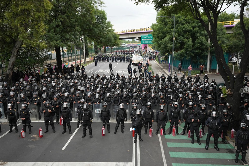 Despliegan 15 mil policías en CDMX por partido mundialista México contra Ecuador