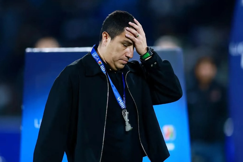 Choque de fuerzas en Pumas culmina con la salida de Efraín Juárez