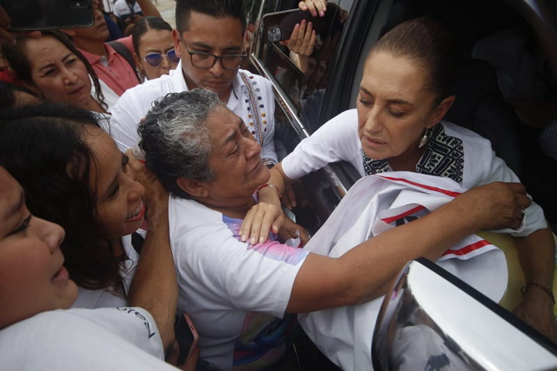 Madre de periodista secuestrada en Veracruz ruega a Sheinbaum su regreso con vida