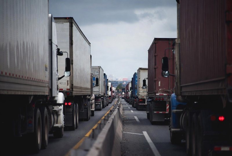 Bloqueos de AMOTAC y lluvias impactan movilidad de 5 millones en CDMX
