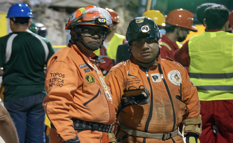 Rescatistas mexicanos Topos llegan a Venezuela tras terremotos de magnitud 7.5