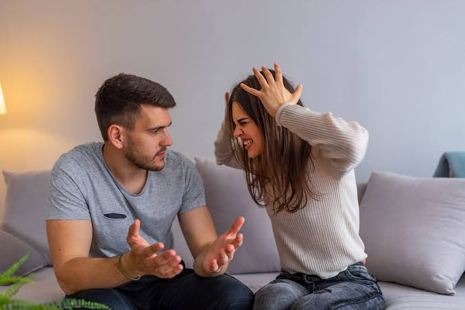 Cuando el amor duele: qué es el vínculo traumático y por qué puede ser tan difícil salir de una relación abusiva