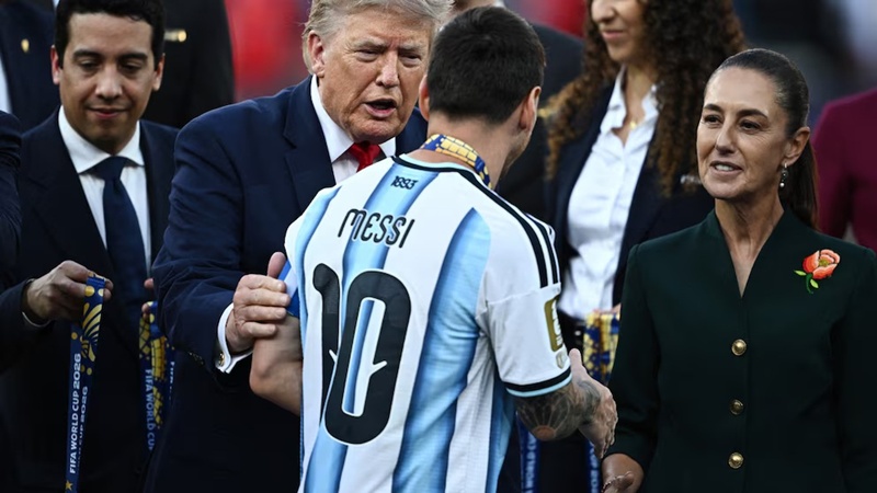 Claudia Sheinbaum detalla su encuentro con Lionel Messi en final