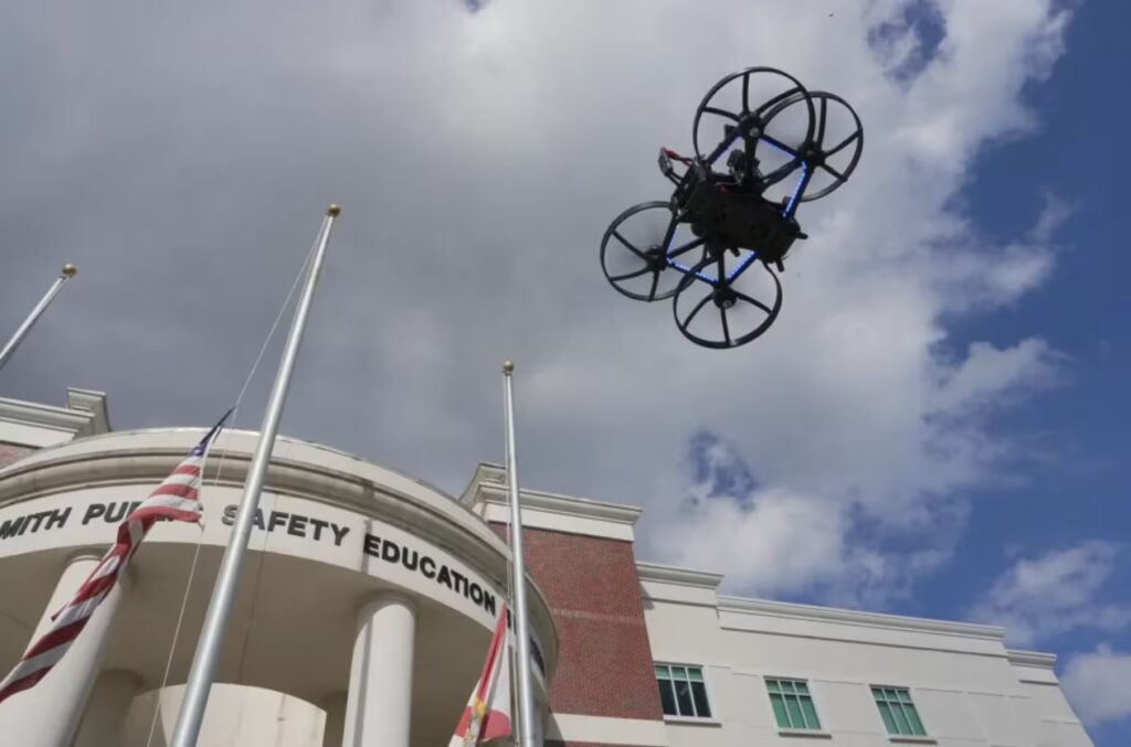 EE.UU. desplegará drones para responder a tiroteos en escuelas; así funcionarán