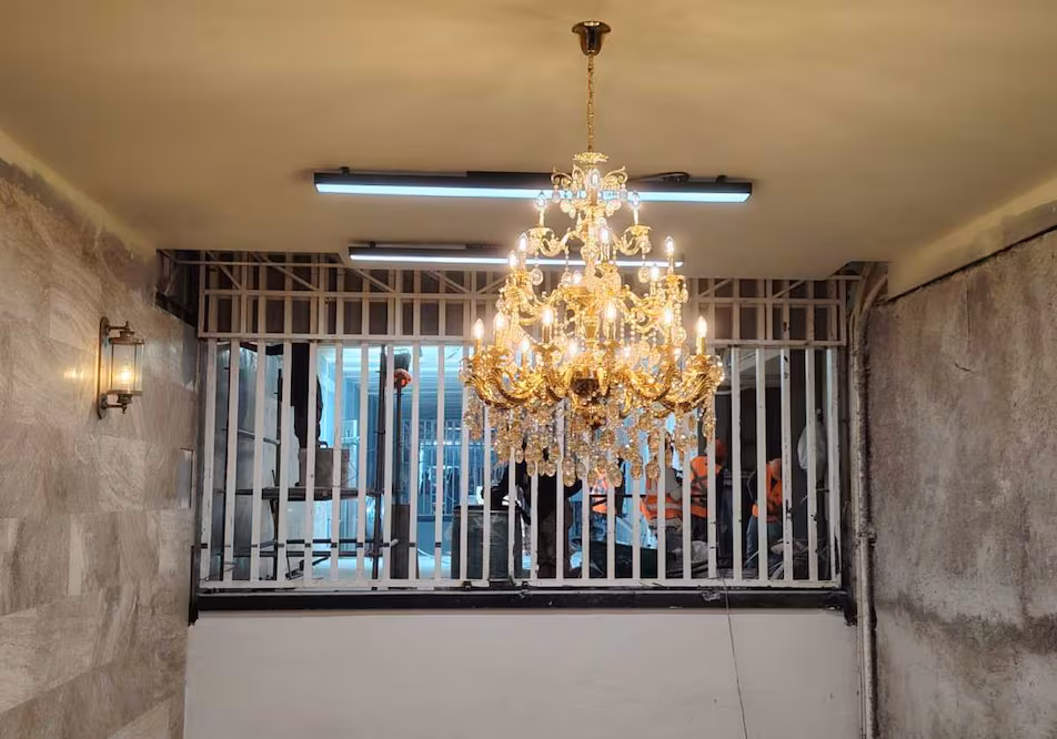 Metro pagó 56 mil pesos por cada candelabro en la estación Hidalgo; contratos siguen sin hacerse públicos