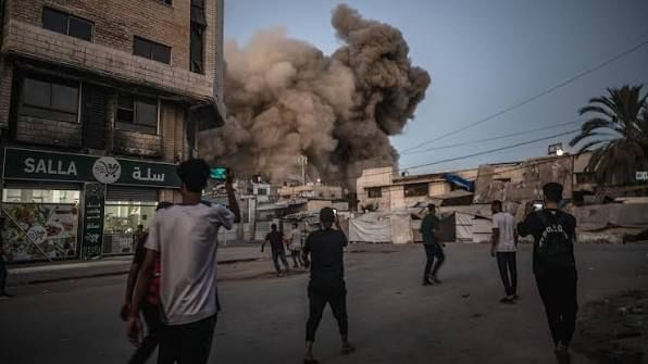 Hamás acuerda desarme gradual y retiro israelí de Gaza, según AFP