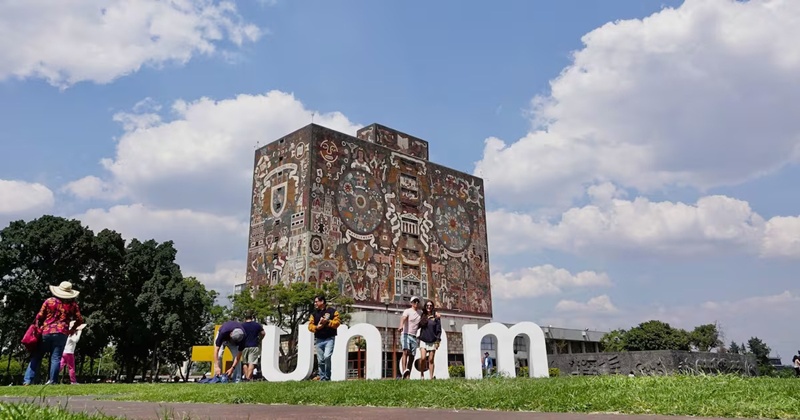 Sheinbaum urge a la UNAM a definir validez de prueba a licenciatura