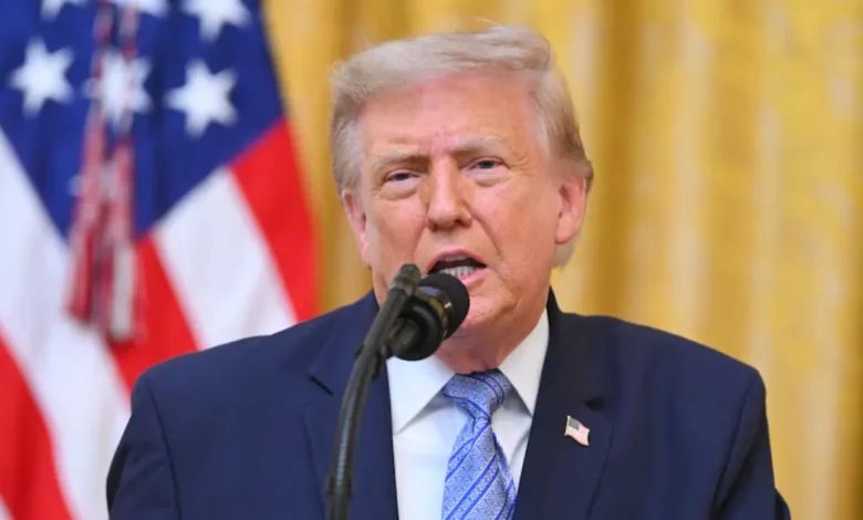 Trump acusa a China de intervenir en elecciones y desclasifica documentos