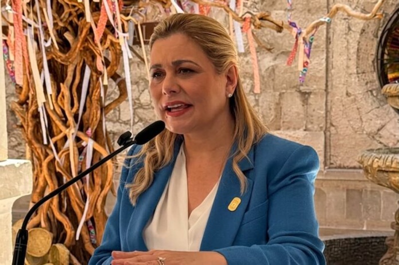 Maru Campos descarta desvío de fondos públicos en viaje de secretario