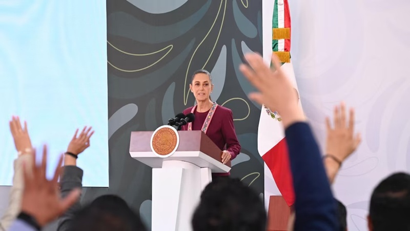 Sheinbaum revela contrabando de combustible en trenes desde Estados Unidos