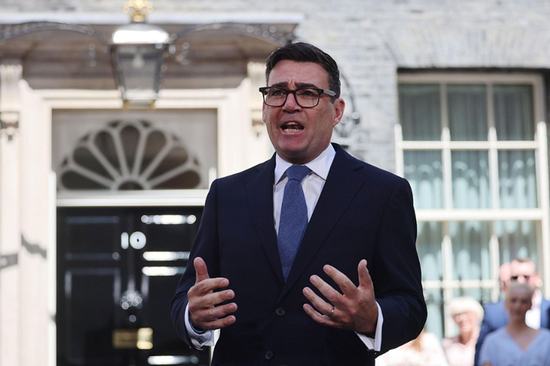 Andy Burnham asume como nuevo primer ministro del Reino Unido