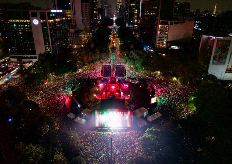 Un millón de personas celebran en CDMX pase a octavos del Mundial