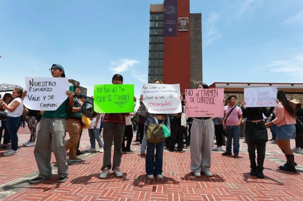 Aspirantes llevan a tribunales su rechazo al examen de control de UNAM