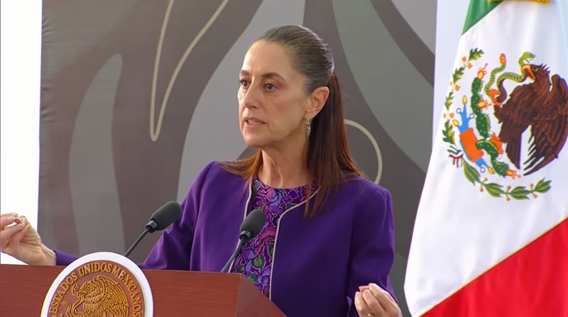 Sheinbaum defiende becas para todos y cuestiona premiar solo las calificaciones