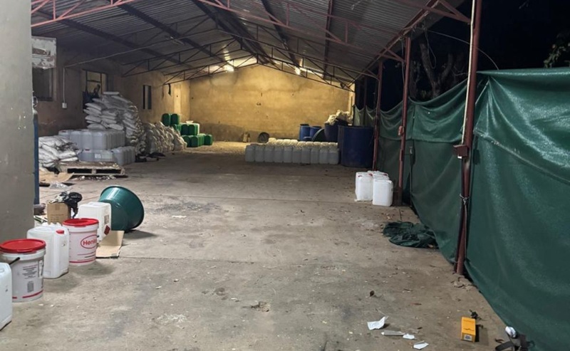 Detienen a dos mexicanos en narcolaboratorio millonario en Sudáfrica