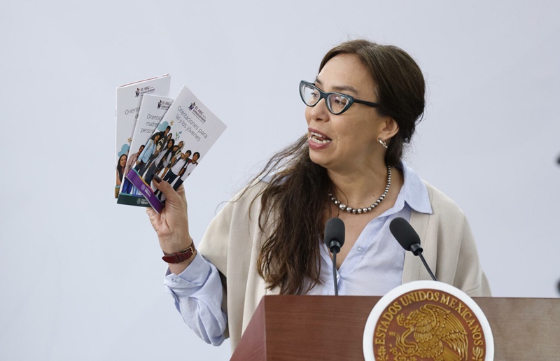 Gobierno presenta guía para ayudar a adolescentes a manejar sus emociones